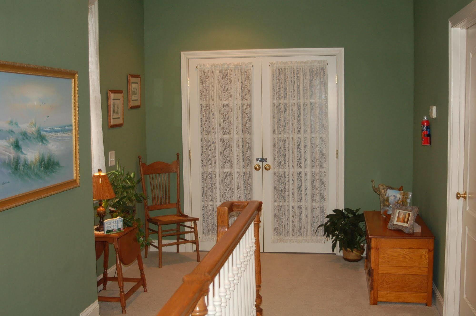 Haynes Bed And Breakfast Гринсборо Экстерьер фото